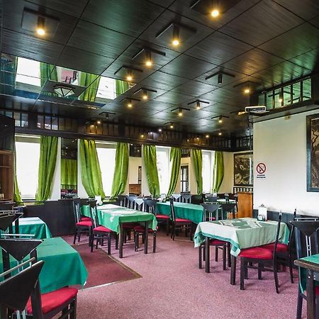 Hotel Alexander Praha Bagian luar foto