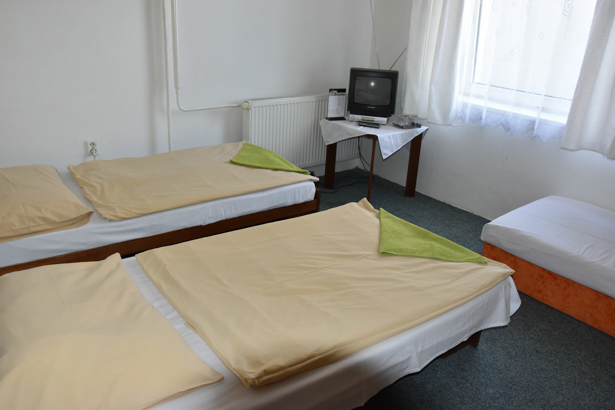 Hotel Alexander Praha Bagian luar foto