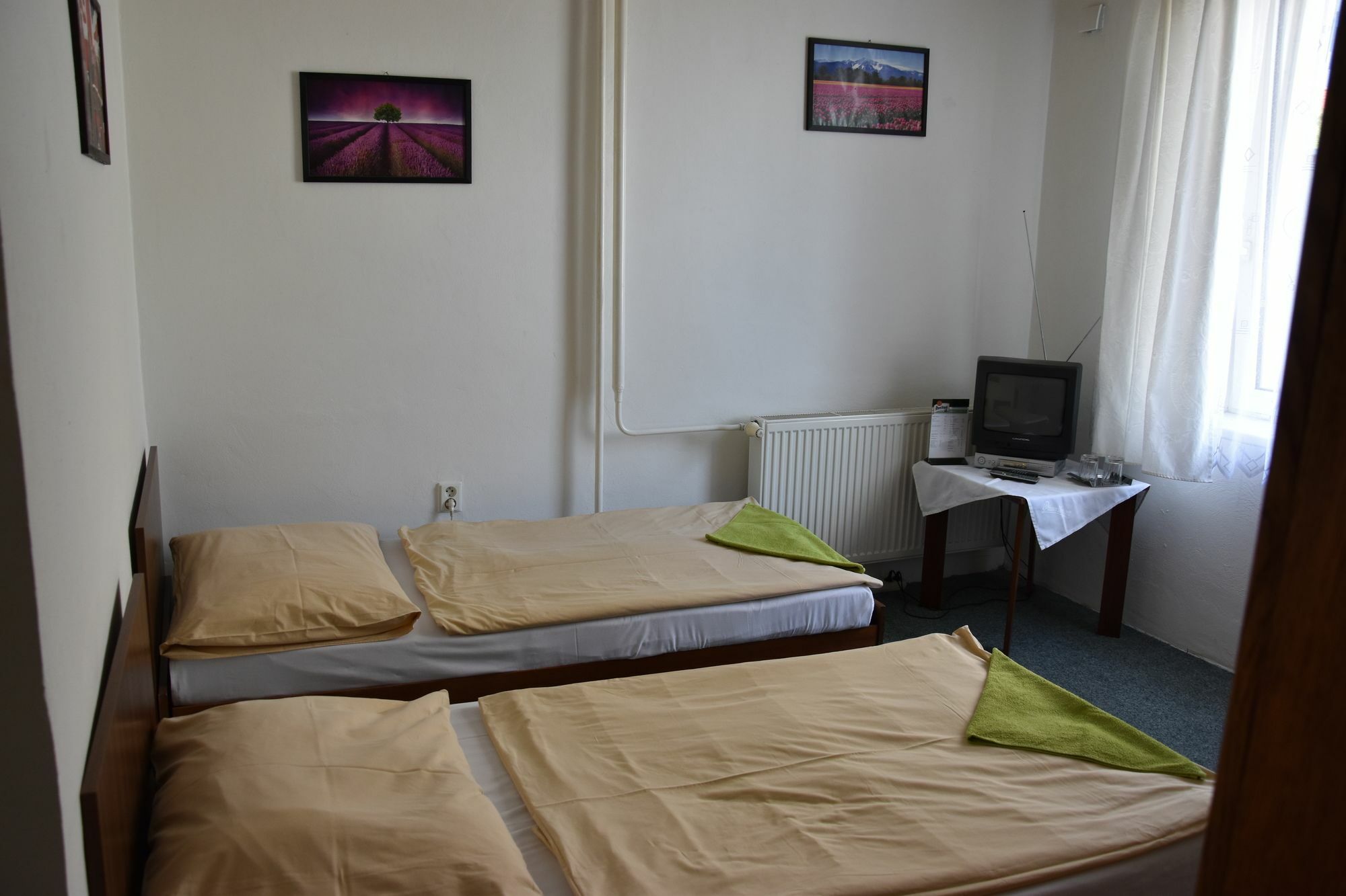 Hotel Alexander Praha Bagian luar foto