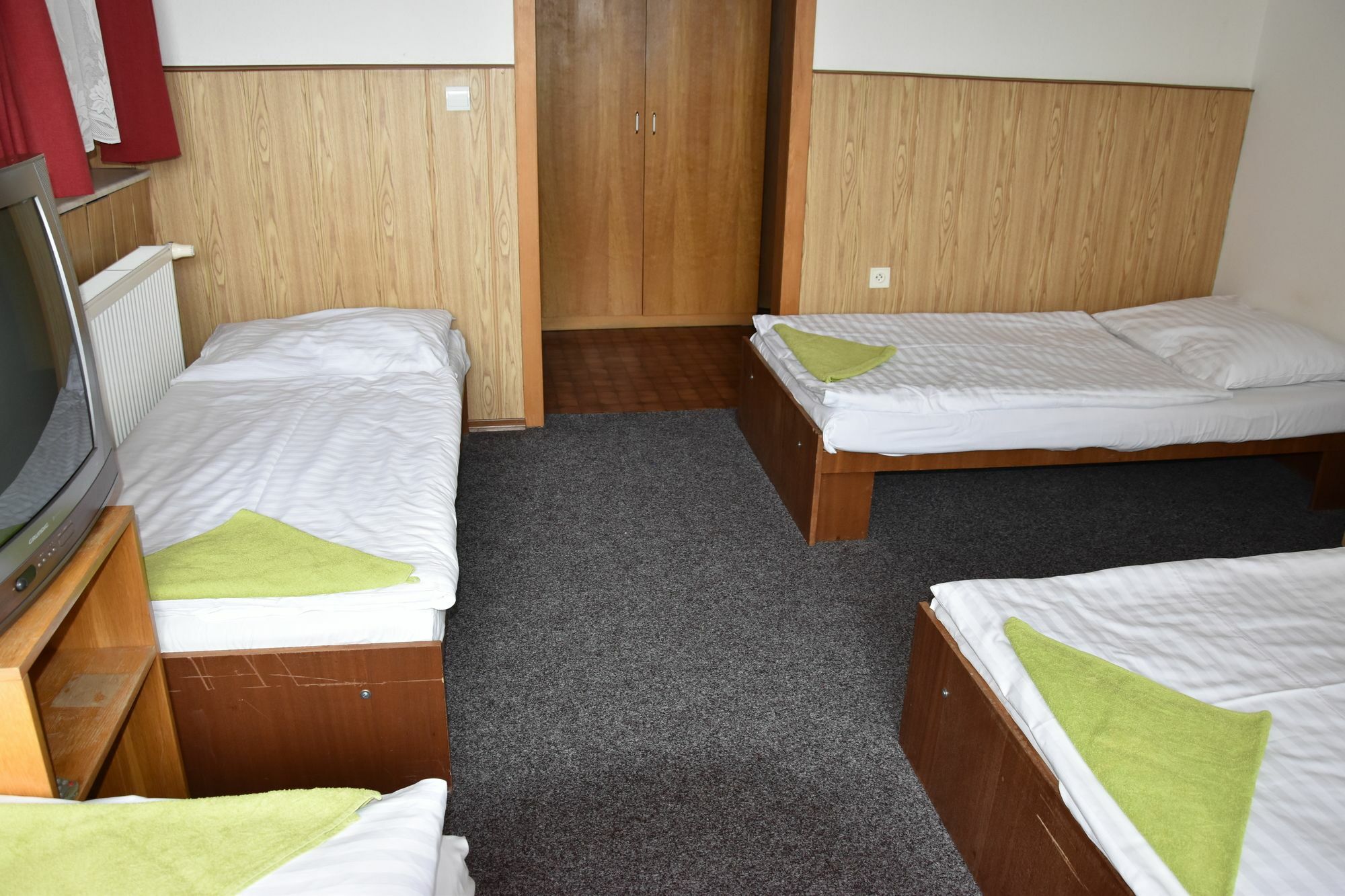 Hotel Alexander Praha Bagian luar foto