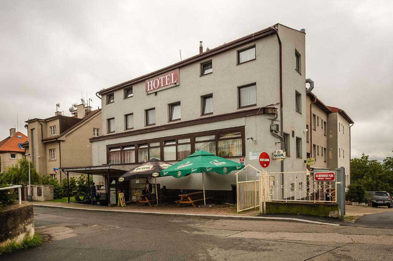Hotel Alexander Praha Bagian luar foto