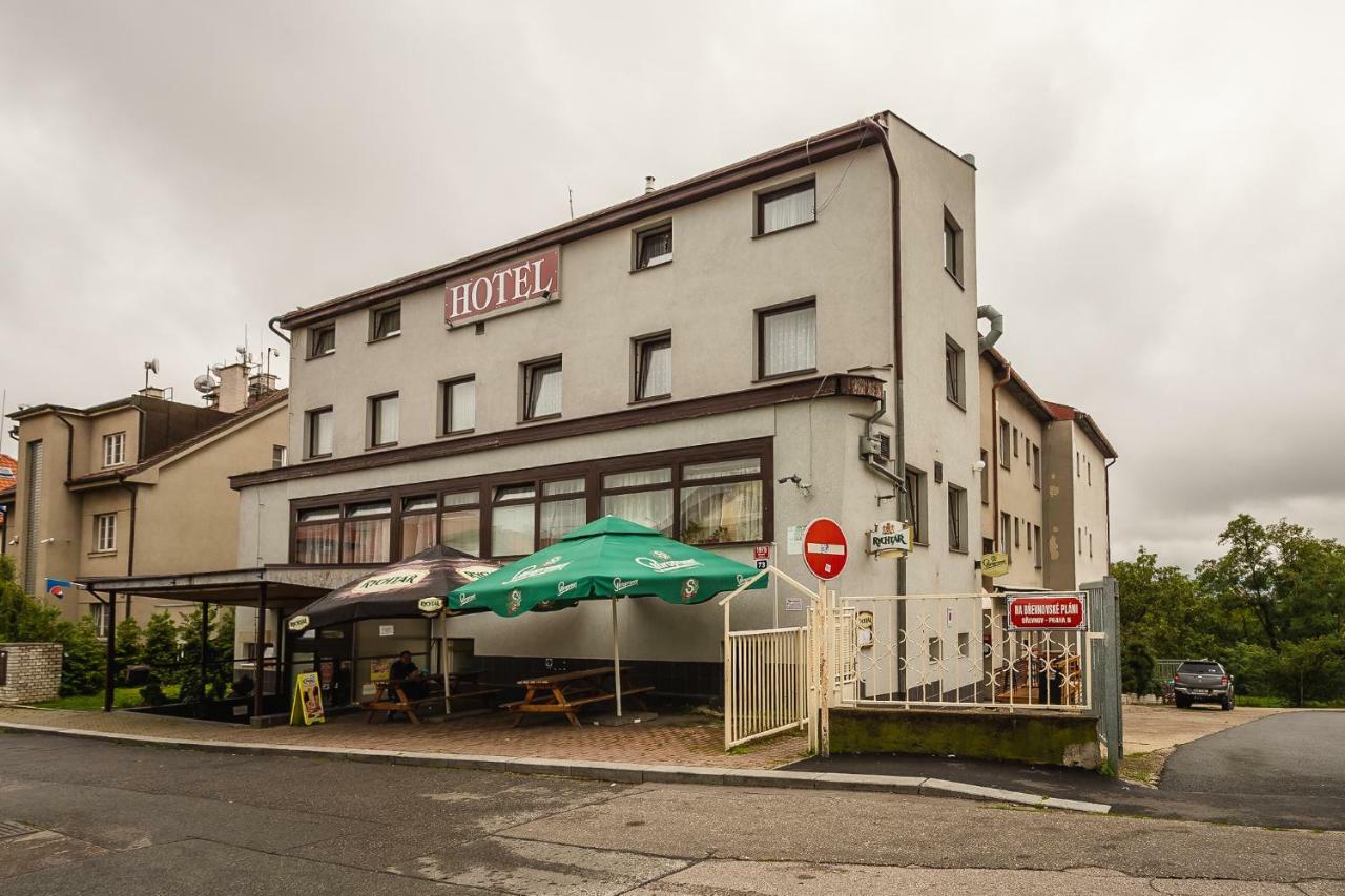 Hotel Alexander Praha Bagian luar foto