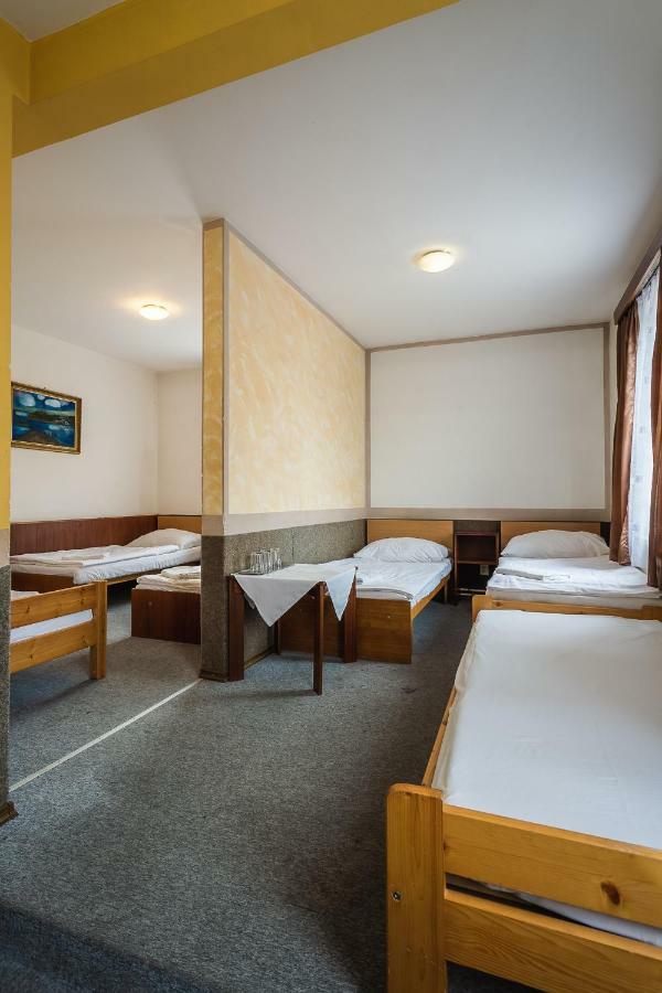 Hotel Alexander Praha Bagian luar foto