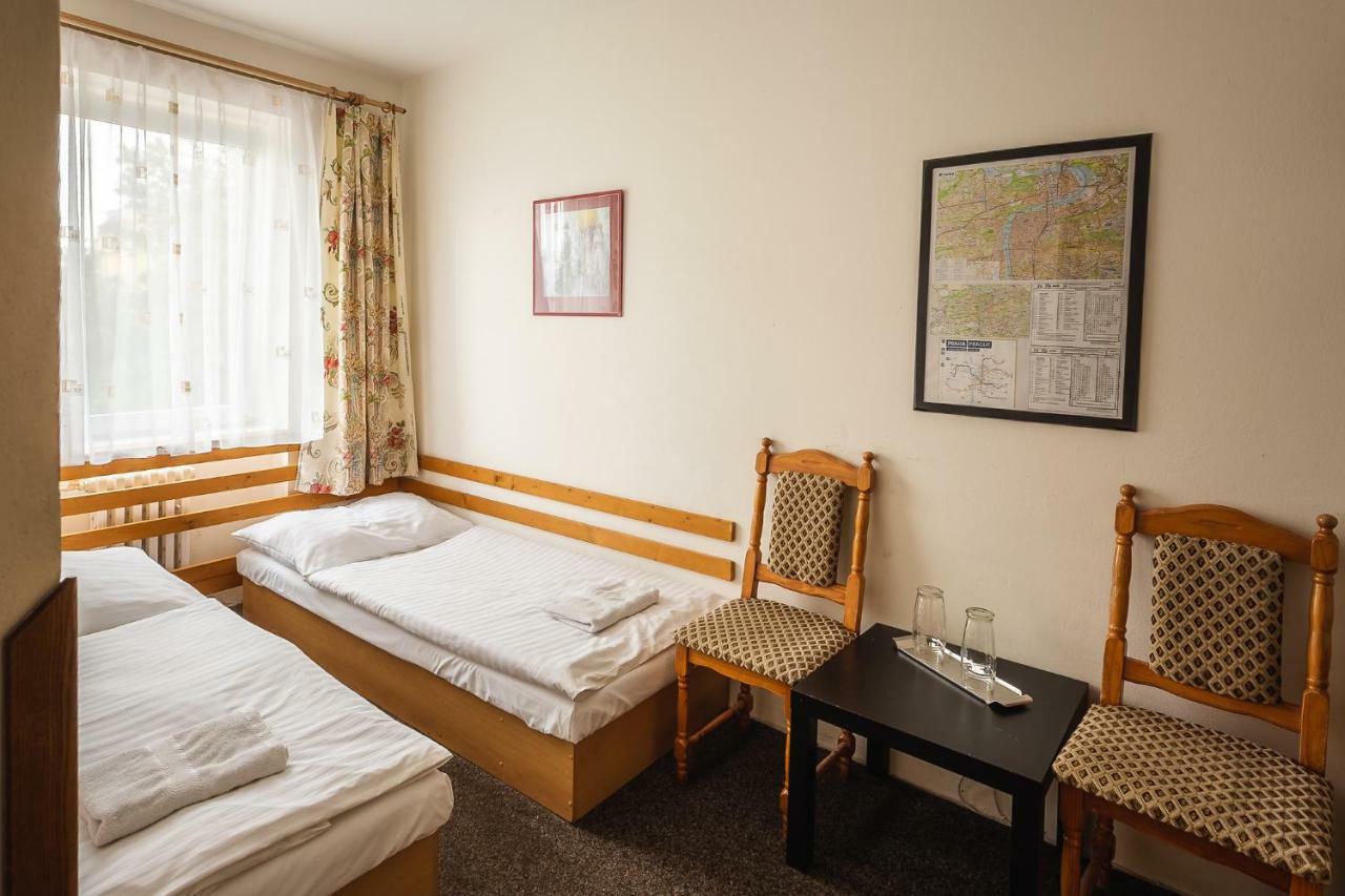 Hotel Alexander Praha Bagian luar foto